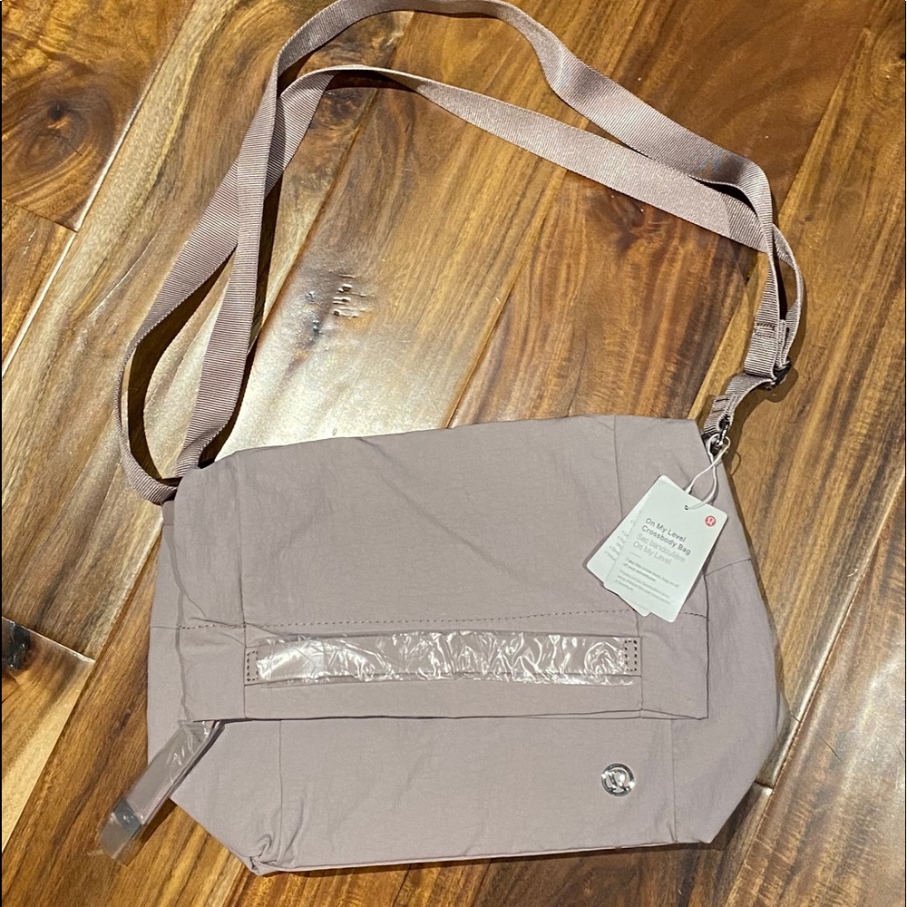 Lululemon On My Level Cross body Bag NEW